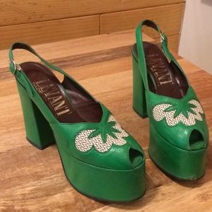 Vintage Levant green platforms